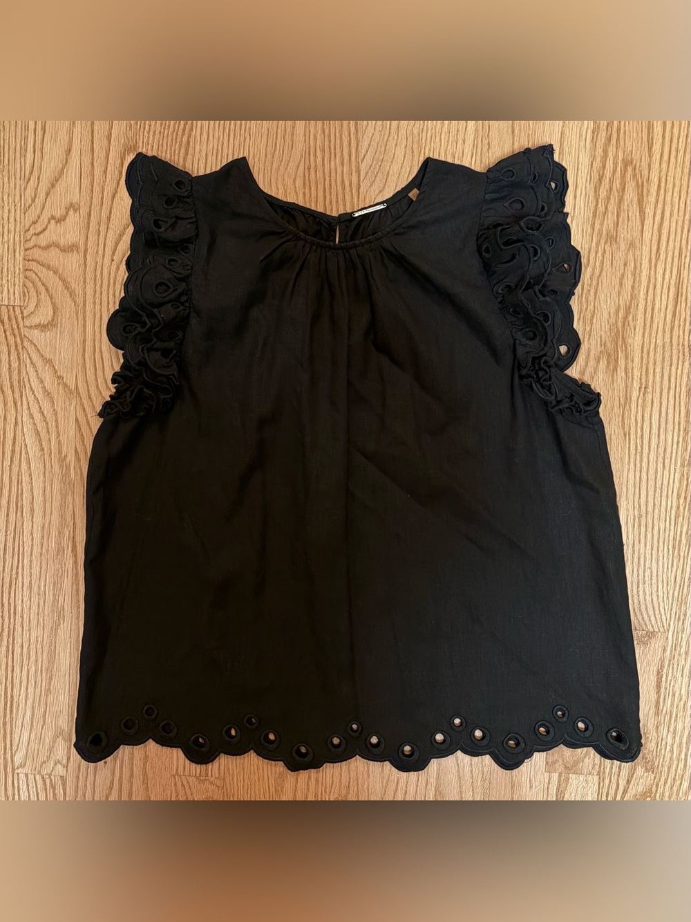 Elie Tahari Black Linen Embroidered Eyelet Flutter Sleeve Blouse